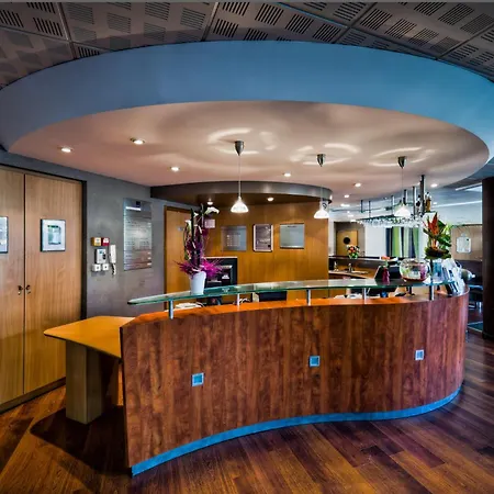 Hotell Novotel Ferrand Polydome 4*