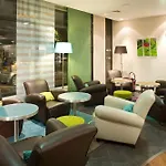 ノボテル スイーツ クレルモン フェラン ポリドーム 4*