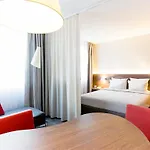 ノボテル スイーツ クレルモン フェラン ポリドーム 4* クレルモン・フェラン