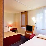 ノボテル スイーツ クレルモン フェラン ポリドーム ホテル クレルモン・フェラン