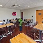 ノボテル スイーツ クレルモン フェラン ポリドーム ホテル