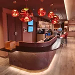 ホテル ノボテル スイーツ クレルモン フェラン ポリドーム