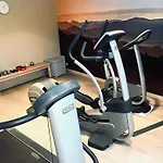 ノボテル スイーツ クレルモン フェラン ポリドーム ホテル