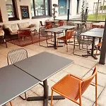 ノボテル スイーツ クレルモン フェラン ポリドーム ホテル 4*