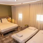 ノボテル スイーツ クレルモン フェラン ポリドーム ホテル 4*