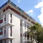 ノボテル スイーツ クレルモン フェラン ポリドーム