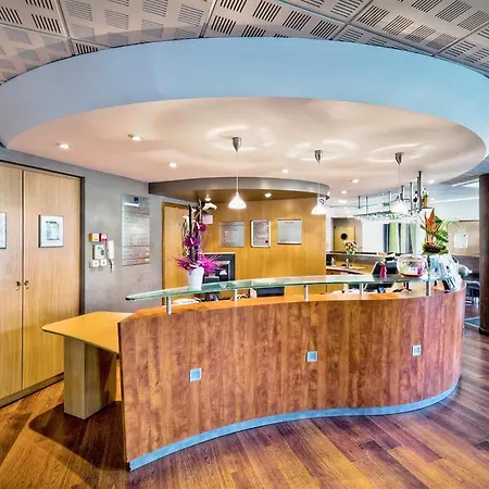 Novotel Ferrand Polydome Отель Клермон-Ферран