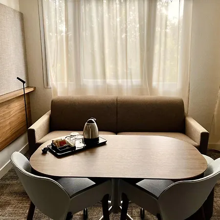 ホテル ノボテル スイーツ クレルモン フェラン ポリドーム クレルモン・フェラン