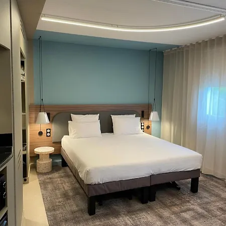 Novotel Ferrand Polydome 4* 클레르몽페랑