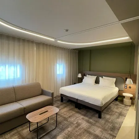 ノボテル スイーツ クレルモン フェラン ポリドーム