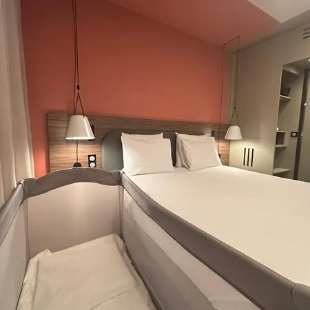 Novotel Ferrand Polydome Hotel 4*