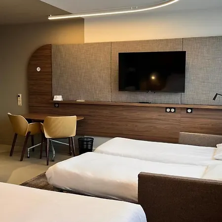 ホテル ノボテル スイーツ クレルモン フェラン ポリドーム 4*