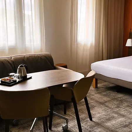 Novotel Ferrand Polydome Отель 4*