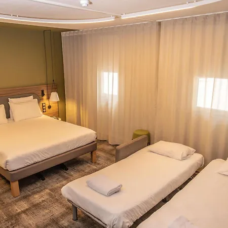 Novotel Ferrand Polydome 호텔 4*