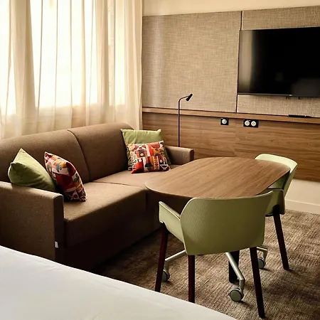 Отель Novotel Ferrand Polydome Клермон-Ферран