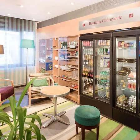 Отель Novotel Ferrand Polydome 4*