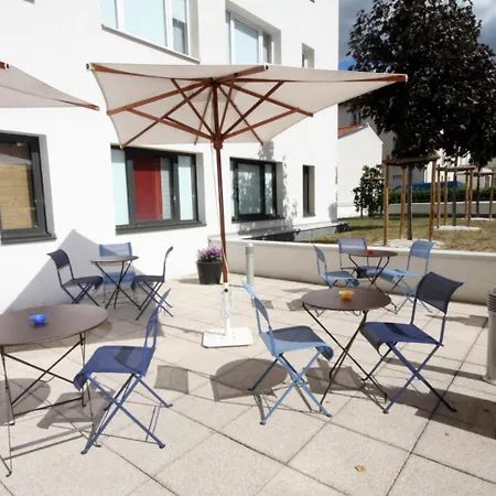 ノボテル スイーツ クレルモン フェラン ポリドーム 4*