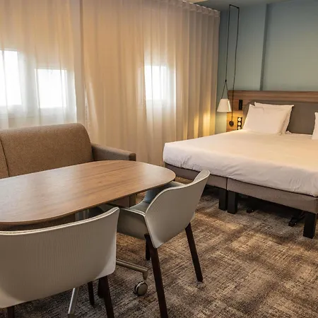 Novotel Ferrand Polydome 4* 클레르몽페랑