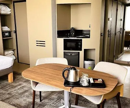 Novotel Ferrand Polydome Hotell 4*