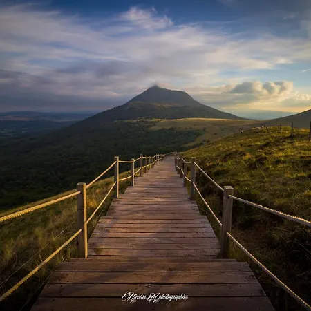 ノボテル スイーツ クレルモン フェラン ポリドーム 4* クレルモン・フェラン