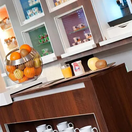 Hotel Novotel Ferrand Polydome 4*