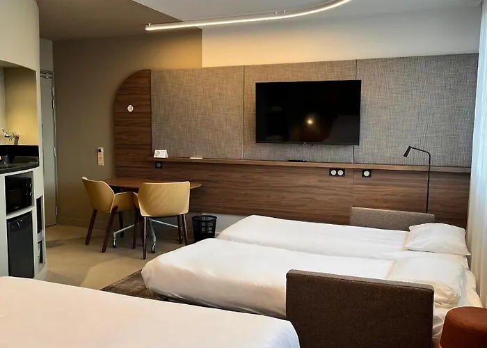 Отель Novotel Ferrand Polydome 4*