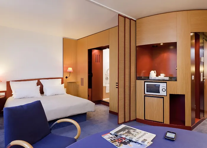 Отель Novotel Ferrand Polydome Клермон-Ферран