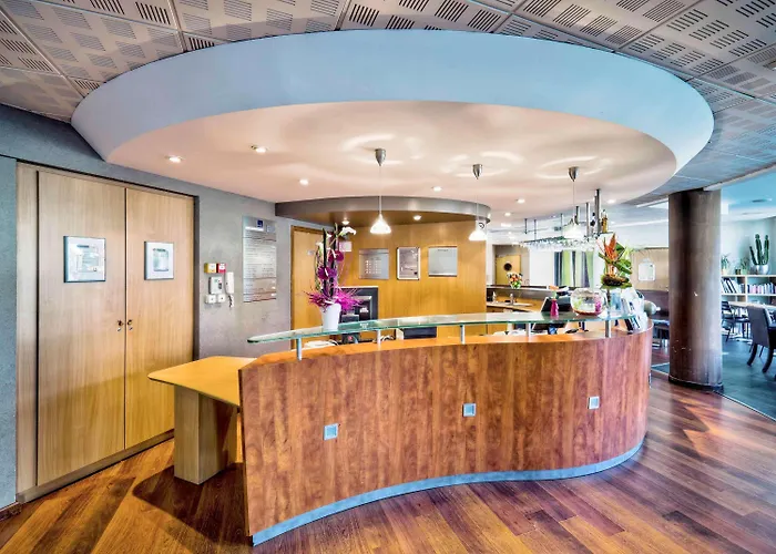 Novotel Ferrand Polydome Отель