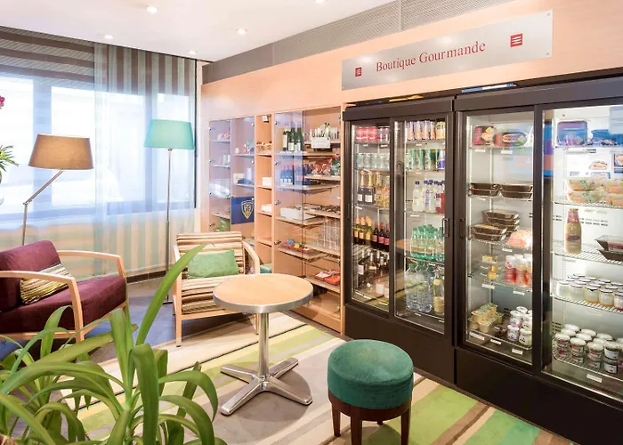 Отель Novotel Ferrand Polydome 4*